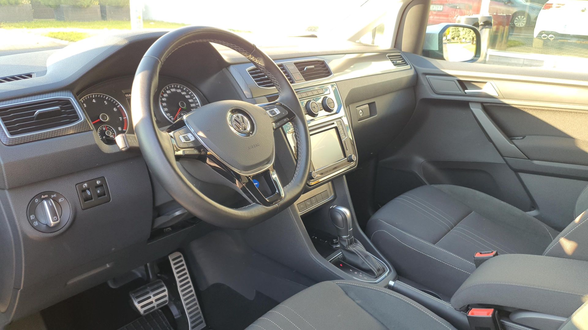 wnętrze używanego Volkswagena Caddy