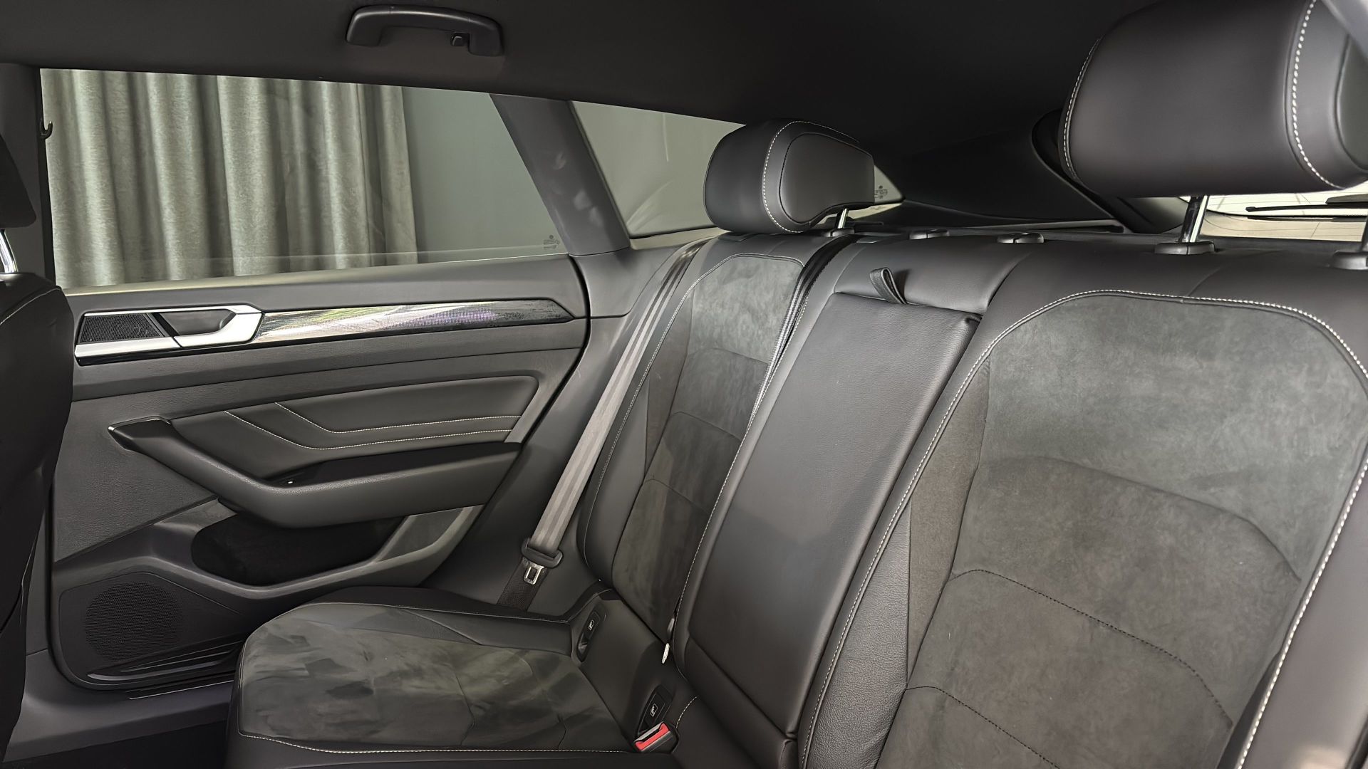 Volkswagen Arteon - tylna kanapa